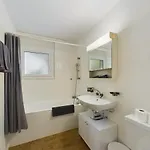 Pure Comfort! Entire With Abundant Space Near Zermatt With Parking! Apartment *